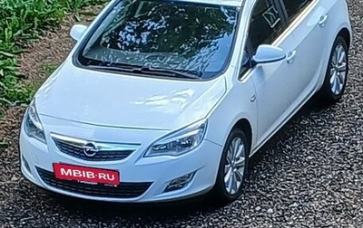 Opel Astra J, 2012 год, 700 000 рублей, 1 фотография