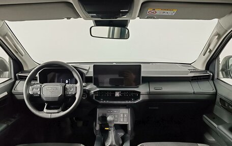 Toyota Hilux, 2025 год, 7 990 000 рублей, 13 фотография