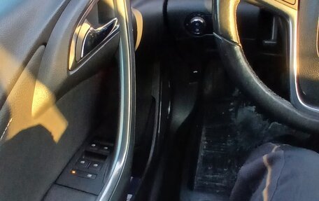 Opel Astra J, 2012 год, 700 000 рублей, 26 фотография