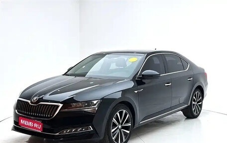 Skoda Superb III рестайлинг, 2022 год, 1 875 999 рублей, 1 фотография