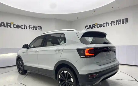 Volkswagen T-Cross I, 2023 год, 1 155 000 рублей, 7 фотография