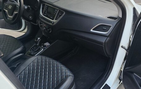 Hyundai Solaris II рестайлинг, 2018 год, 850 000 рублей, 15 фотография