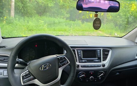 Hyundai Solaris II рестайлинг, 2018 год, 850 000 рублей, 16 фотография