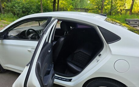 Hyundai Solaris II рестайлинг, 2018 год, 850 000 рублей, 23 фотография