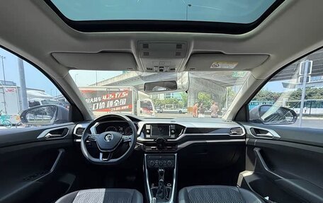 Volkswagen T-Cross I, 2021 год, 1 450 000 рублей, 14 фотография