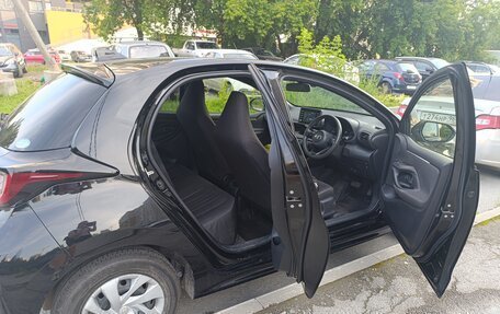 Toyota Yaris, 2020 год, 1 150 000 рублей, 9 фотография