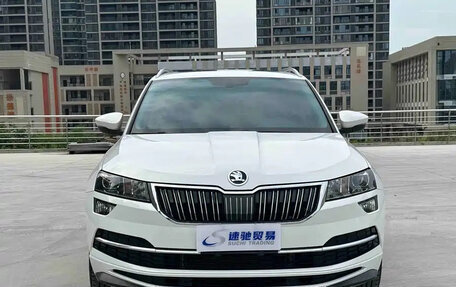 Skoda Karoq I, 2022 год, 1 971 000 рублей, 2 фотография