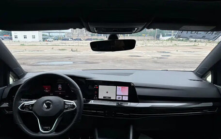 Volkswagen Golf VIII, 2023 год, 1 680 100 рублей, 7 фотография