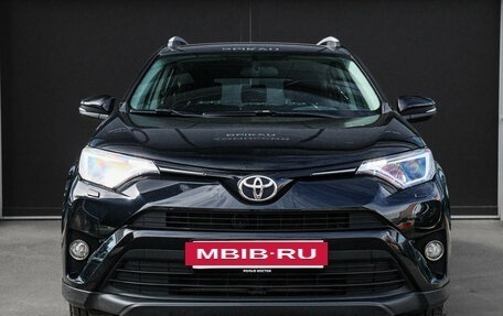 Toyota RAV4, 2017 год, 1 670 000 рублей, 2 фотография