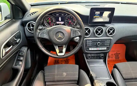 Mercedes-Benz A-Класс, 2018 год, 1 389 003 рублей, 9 фотография