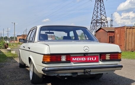 Mercedes-Benz W123, 1984 год, 560 000 рублей, 2 фотография