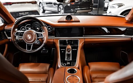 Porsche Panamera II рестайлинг, 2018 год, 8 400 000 рублей, 13 фотография