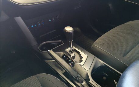 Toyota RAV4, 2018 год, 2 290 000 рублей, 10 фотография