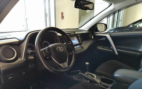 Toyota RAV4, 2018 год, 2 290 000 рублей, 7 фотография