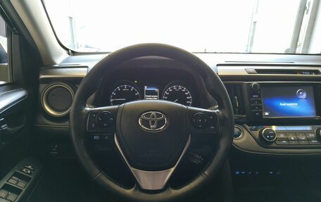Toyota RAV4, 2018 год, 2 290 000 рублей, 9 фотография