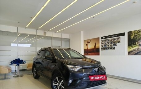 Toyota RAV4, 2018 год, 2 290 000 рублей, 3 фотография