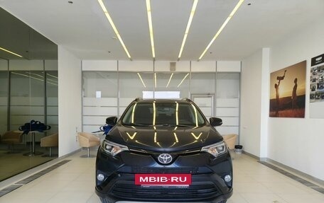 Toyota RAV4, 2018 год, 2 290 000 рублей, 2 фотография