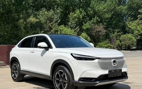 Honda Vezel, 2023 год, 1 800 000 рублей, 3 фотография