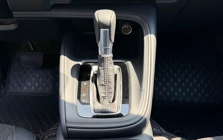 Honda Vezel, 2023 год, 1 800 000 рублей, 17 фотография