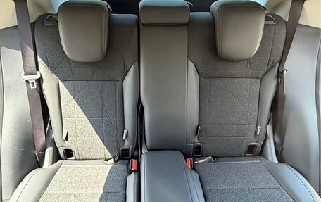 Honda Vezel, 2023 год, 1 800 000 рублей, 18 фотография