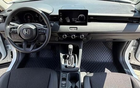 Honda Vezel, 2023 год, 1 800 000 рублей, 19 фотография