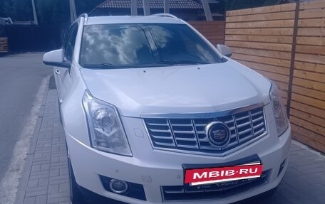 Cadillac SRX II рестайлинг, 2014 год, 1 800 000 рублей, 9 фотография
