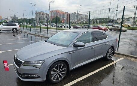 Skoda Superb III рестайлинг, 2025 год, 3 800 000 рублей, 2 фотография