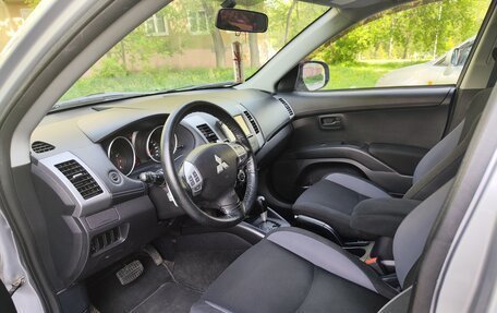 Mitsubishi Outlander III рестайлинг 3, 2010 год, 1 090 000 рублей, 12 фотография