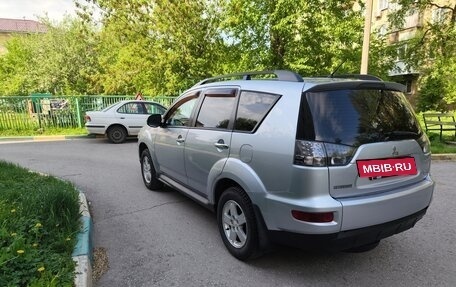 Mitsubishi Outlander III рестайлинг 3, 2010 год, 1 090 000 рублей, 8 фотография