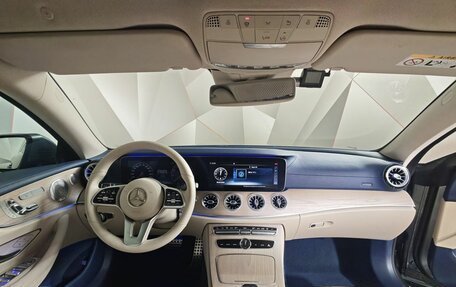 Mercedes-Benz E-Класс, 2018 год, 3 600 000 рублей, 14 фотография