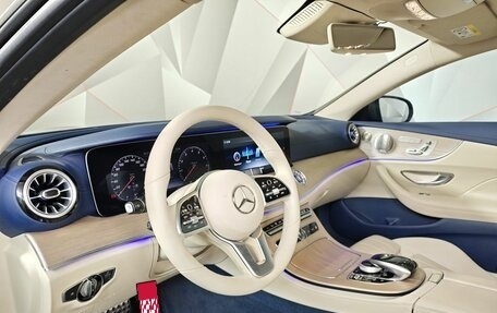 Mercedes-Benz E-Класс, 2018 год, 3 600 000 рублей, 18 фотография