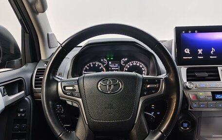 Toyota Land Cruiser Prado 150 рестайлинг 2, 2021 год, 7 490 000 рублей, 10 фотография