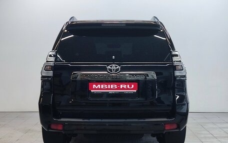 Toyota Land Cruiser Prado 150 рестайлинг 2, 2021 год, 7 490 000 рублей, 6 фотография