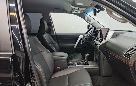 Toyota Land Cruiser Prado 150 рестайлинг 2, 2021 год, 7 490 000 рублей, 16 фотография