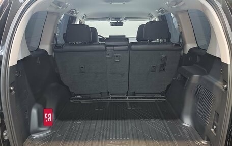 Toyota Land Cruiser Prado 150 рестайлинг 2, 2021 год, 7 490 000 рублей, 22 фотография