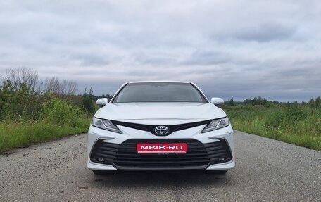 Toyota Camry, 2021 год, 3 000 000 рублей, 1 фотография