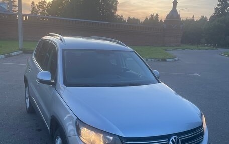 Volkswagen Tiguan I, 2011 год, 950 000 рублей, 2 фотография