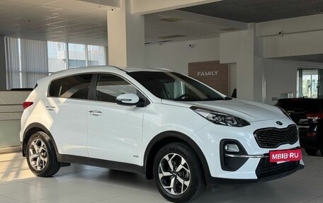 KIA Sportage IV рестайлинг, 2020 год, 2 290 000 рублей, 3 фотография