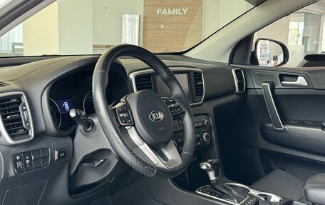 KIA Sportage IV рестайлинг, 2020 год, 2 290 000 рублей, 15 фотография