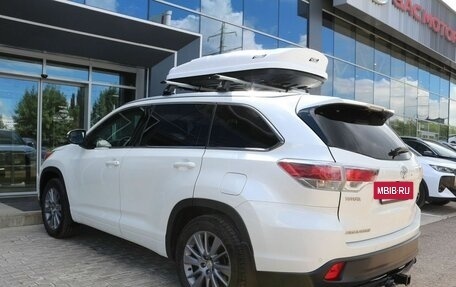 Toyota Highlander III, 2014 год, 3 590 000 рублей, 4 фотография