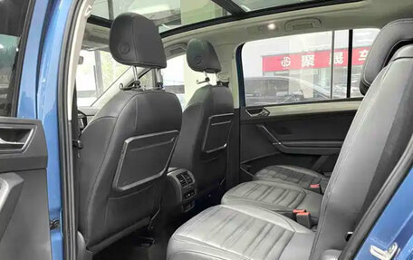Volkswagen Touran III, 2022 год, 2 400 000 рублей, 12 фотография