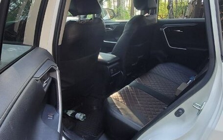 Toyota RAV4, 2020 год, 3 100 000 рублей, 6 фотография