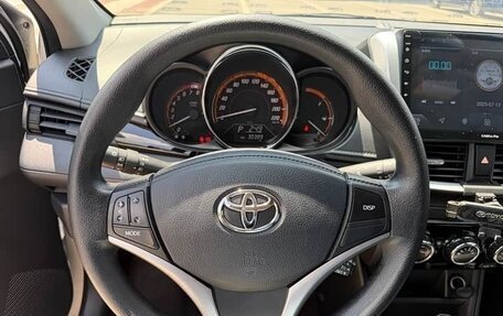Toyota Yaris, 2022 год, 1 360 000 рублей, 15 фотография