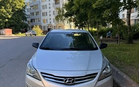 Hyundai Solaris II рестайлинг, 2014 год, 1 060 000 рублей, 1 фотография