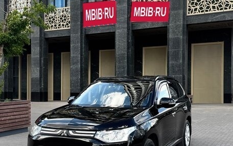 Mitsubishi Outlander III рестайлинг 3, 2014 год, 1 950 000 рублей, 1 фотография
