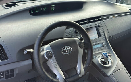 Toyota Prius, 2010 год, 1 030 000 рублей, 5 фотография