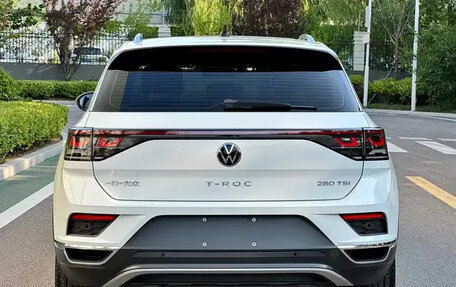 Volkswagen T-Roc I, 2023 год, 1 530 300 рублей, 5 фотография