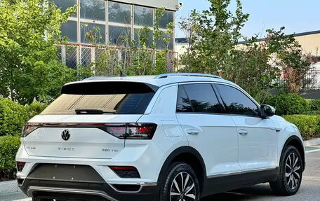 Volkswagen T-Roc I, 2023 год, 1 530 300 рублей, 4 фотография
