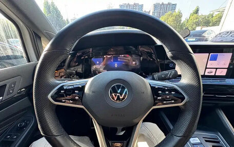Volkswagen Golf VIII, 2023 год, 1 987 000 рублей, 15 фотография