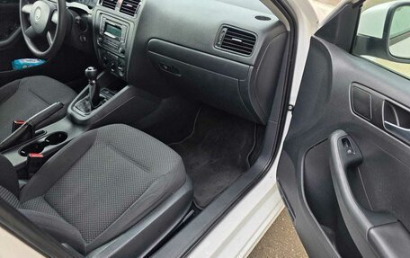 Volkswagen Jetta VI, 2013 год, 670 000 рублей, 8 фотография